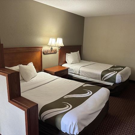 Rodeway Inn & Suites South Of Fiesta Park سان أنطونيو المظهر الخارجي الصورة