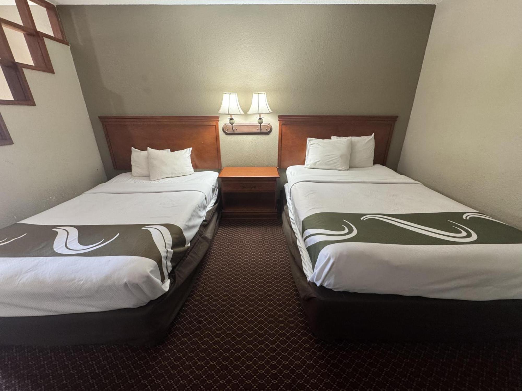 Rodeway Inn & Suites South Of Fiesta Park سان أنطونيو المظهر الخارجي الصورة